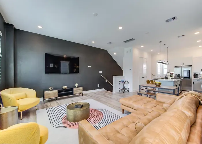 Rodeo Ready Luxury Stay In Central Htx !